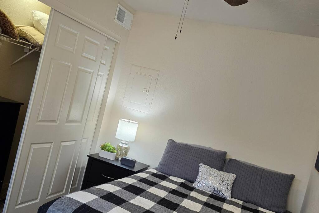 Cozy Updated Cove Of Heaven, 5Mins To Lake Hefner! Oklahoma City Extérieur photo