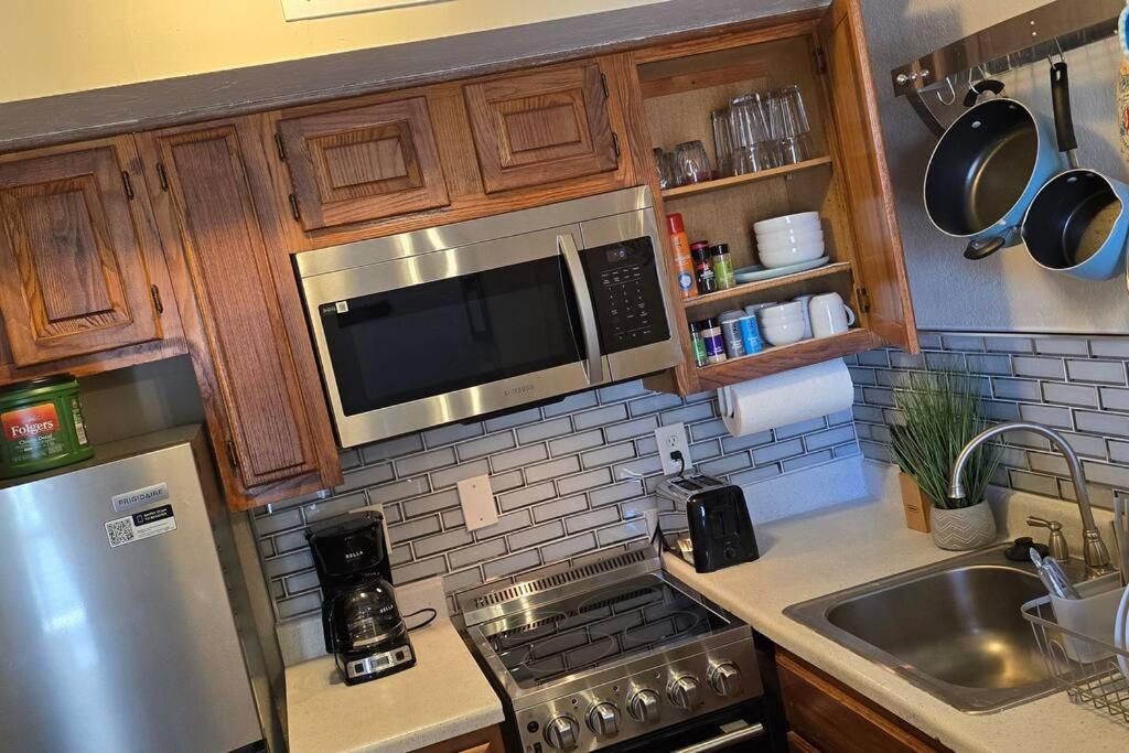 Cozy Updated Cove Of Heaven, 5Mins To Lake Hefner! Oklahoma City Extérieur photo